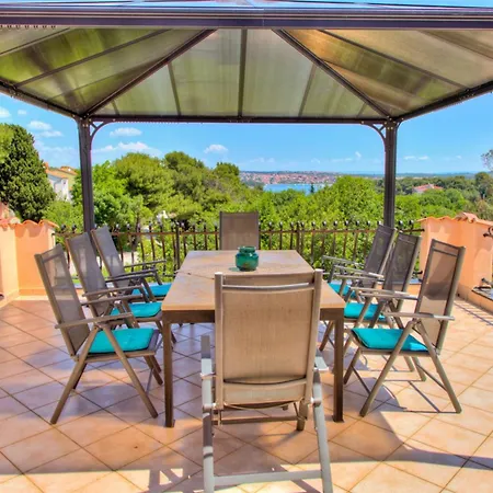 Dolce **** * Premantura