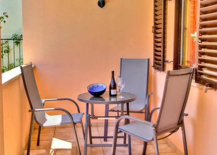 Βίλα Dolce **** *